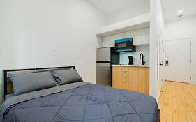 Cozy Studio Near Downtown Montreal With Parking